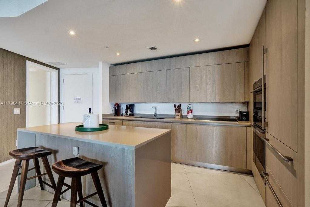 Small Image of 4111 SOUTH OCEAN DR #2803, Hollywood Number 4