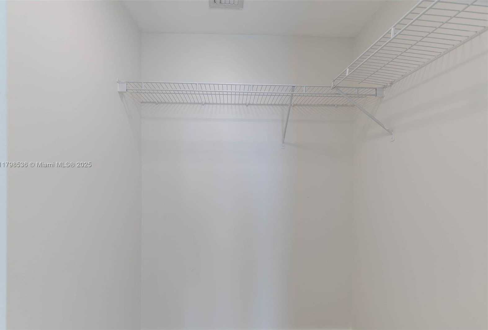 Small Image of 335 Biscayne Blvd, Miami, FL 33132, USA Number 12