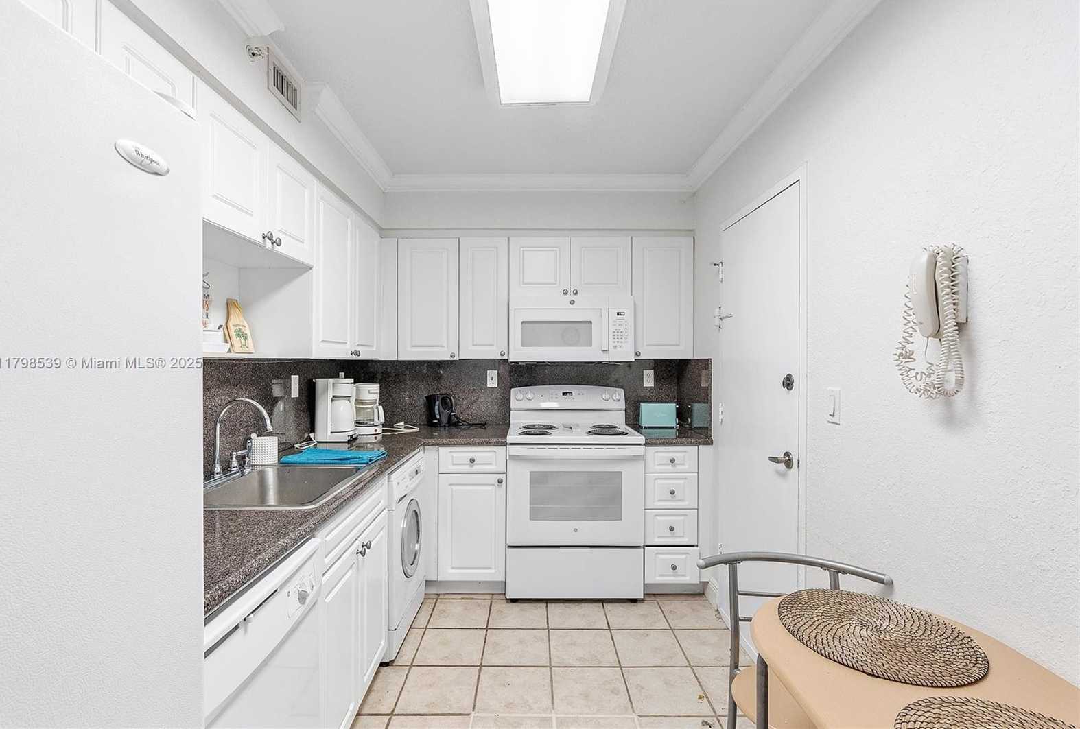 Small Image of 2501 SOUTH OCEAN DR #1618, Hollywood Number 5