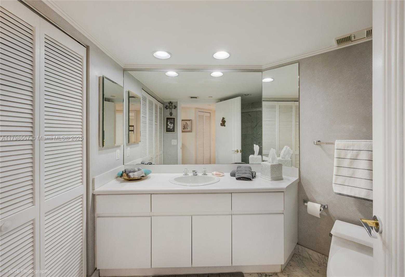 Small Image of 16445 COLLINS AVE #1426, Sunny Isles Beach Number 11