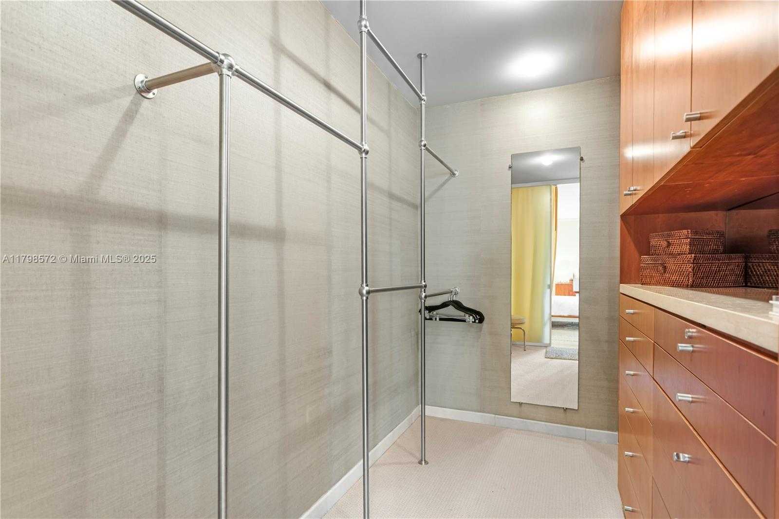 Small Image of 19667 TURNBERRY WAY #27-K, Aventura Number 17