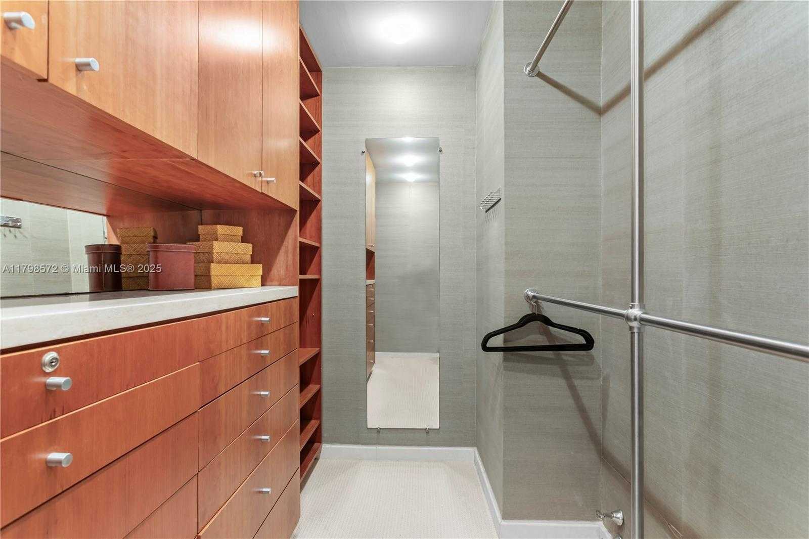Small Image of 19667 TURNBERRY WAY #27-K, Aventura Number 18
