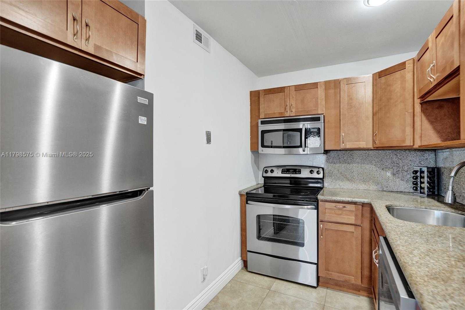 Small Image of 2840 NORTH EAST 14TH ST CSWY #408A, Pompano Beach Number 10