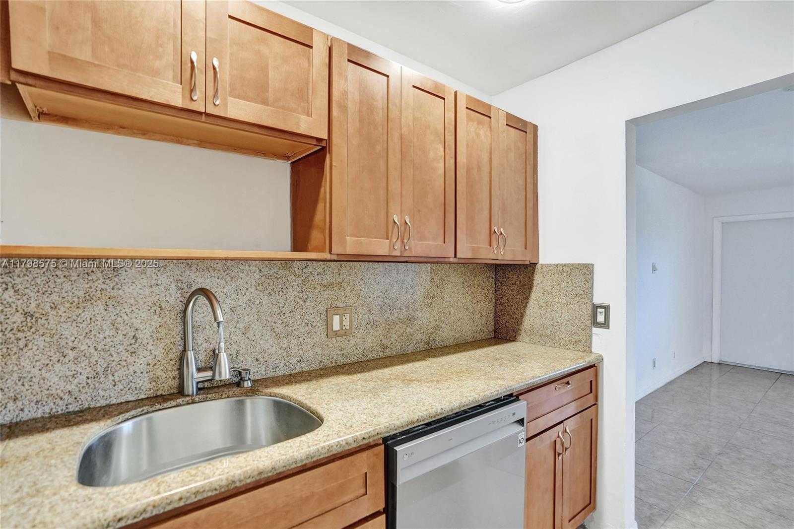 Small Image of 2840 NORTH EAST 14TH ST CSWY #408A, Pompano Beach Number 11
