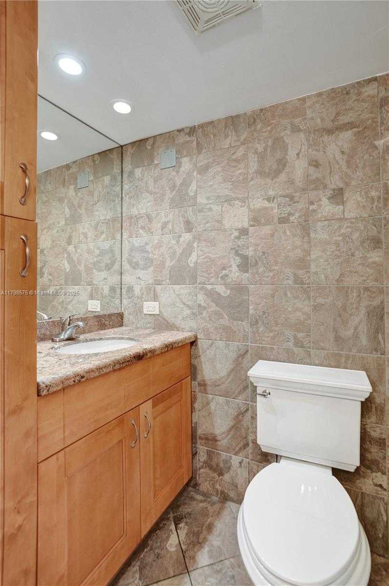 Small Image of 2840 NORTH EAST 14TH ST CSWY #408A, Pompano Beach Number 13