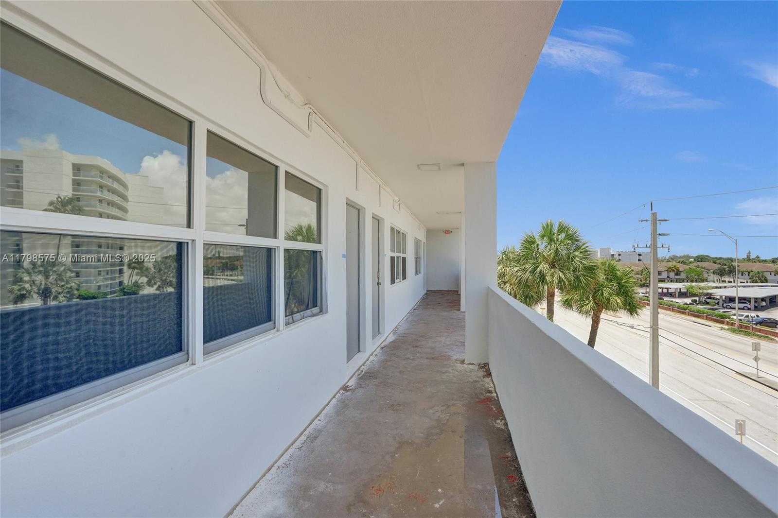 Small Image of 2840 NORTH EAST 14TH ST CSWY #408A, Pompano Beach Number 29