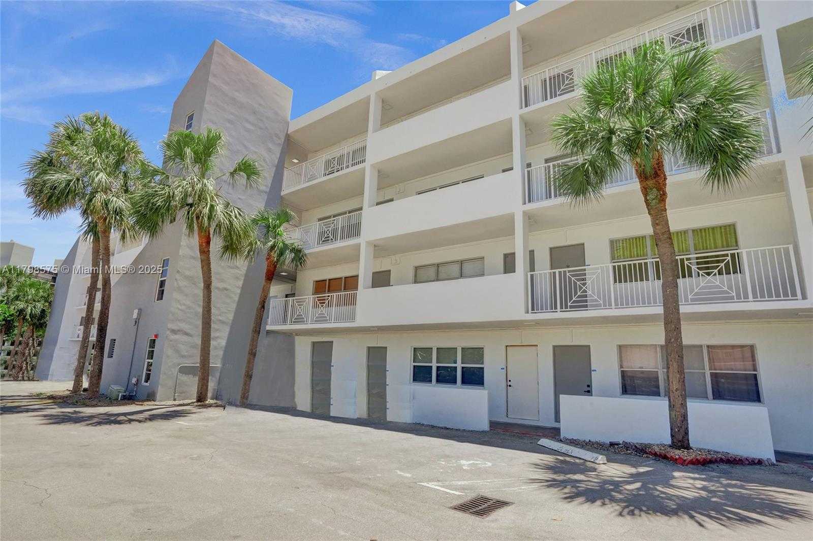 Small Image of 2840 NORTH EAST 14TH ST CSWY #408A, Pompano Beach Number 3