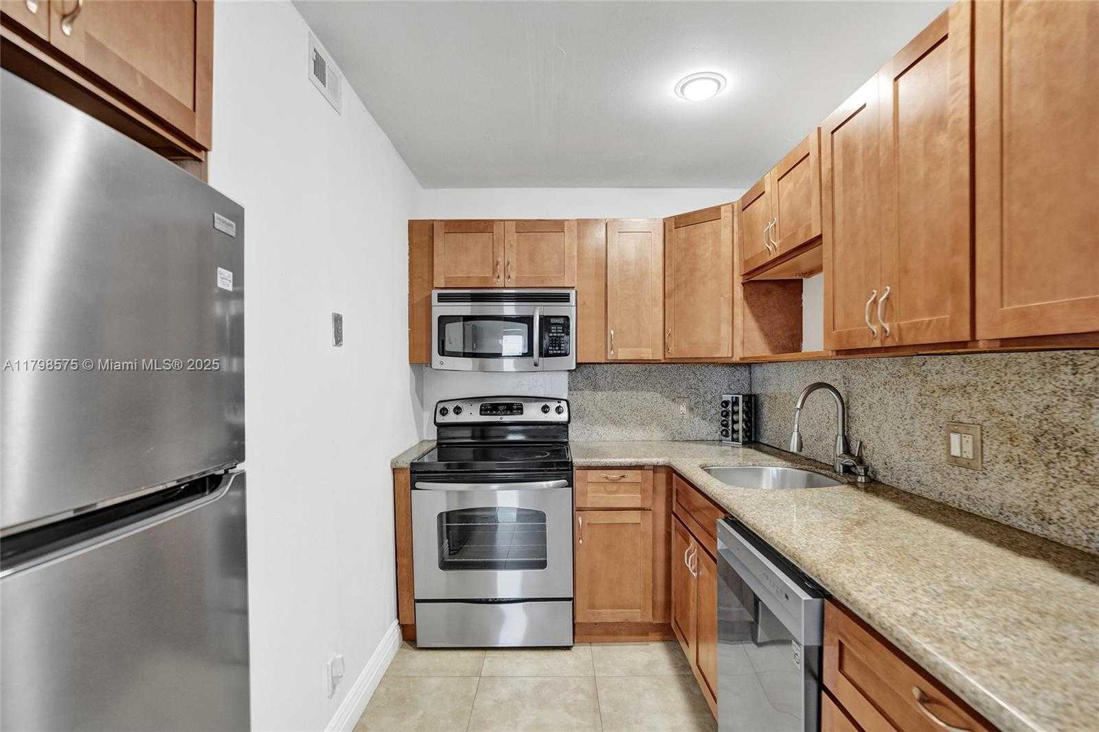 Small Image of 2840 NORTH EAST 14TH ST CSWY #408A, Pompano Beach Number 8