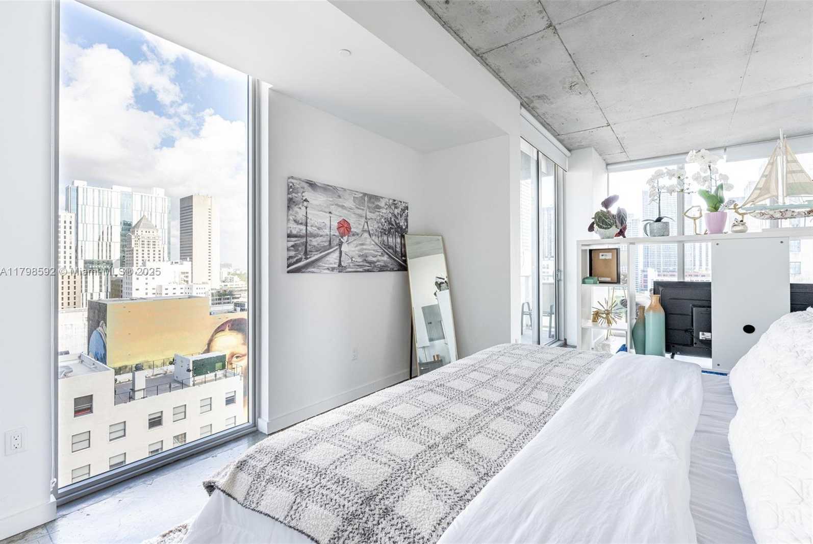 Small Image of 151 SOUTH EAST 1ST ST #1610, Miami Number 15
