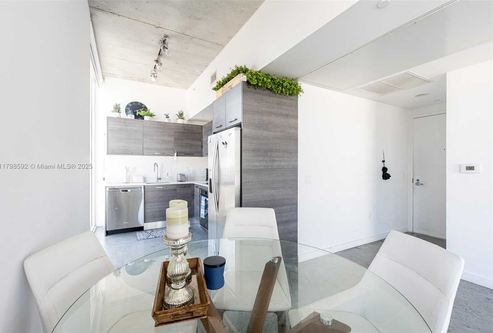 Small Image of 151 SOUTH EAST 1ST ST #1610, Miami Number 8