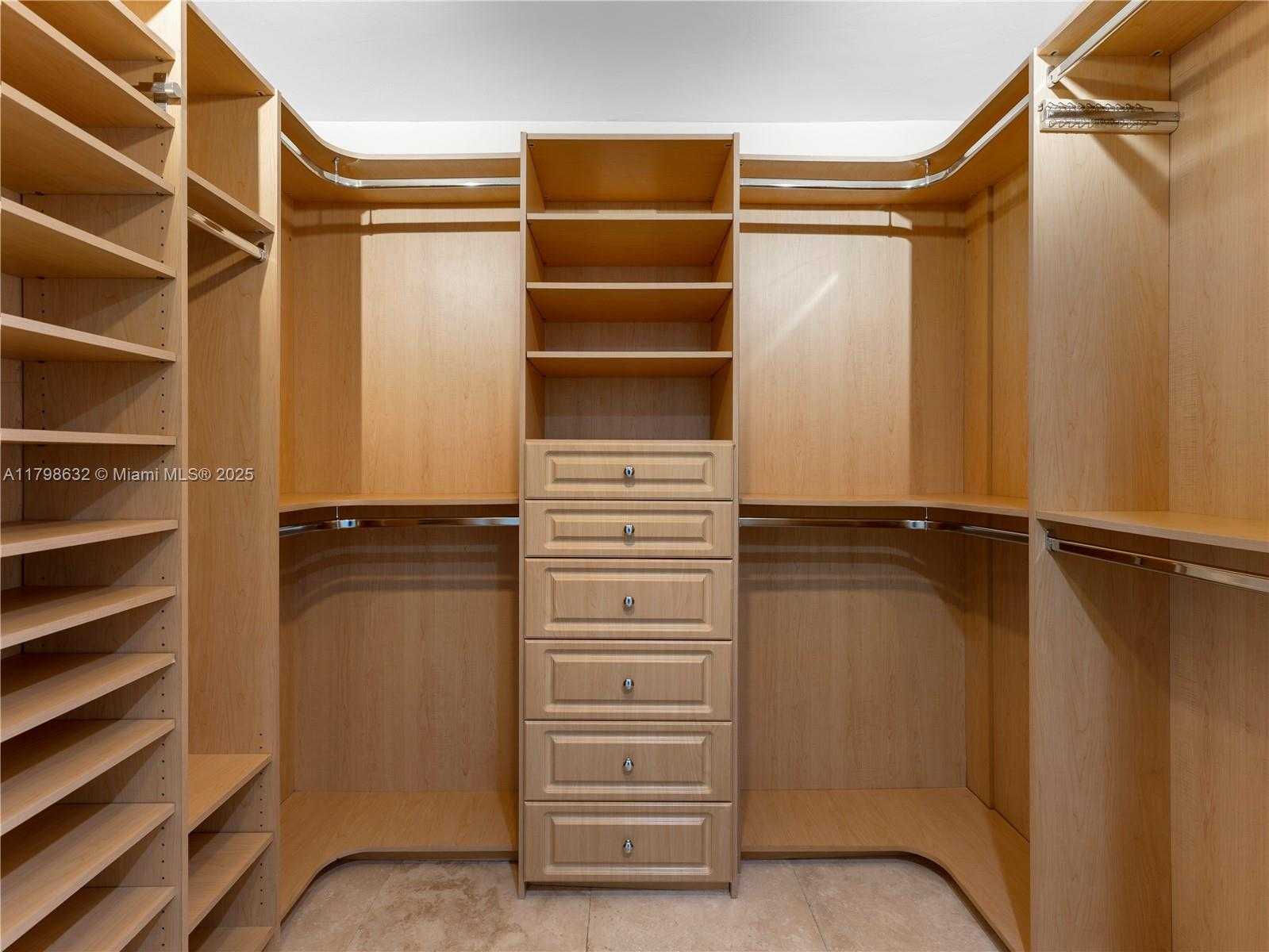 Small Image of 1717 NORTH BAYSHORE DR #A-3737, Miami Number 9