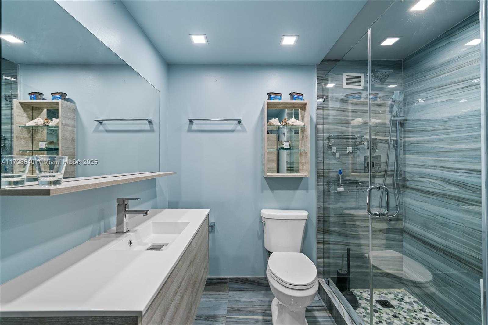 Small Image of 1000 WEST AVE #308, Miami Beach Number 12