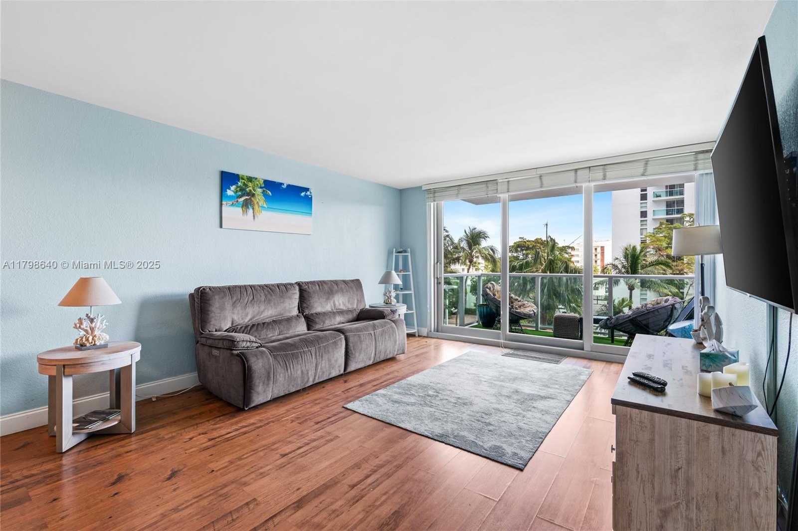Small Image of 1000 WEST AVE #308, Miami Beach Number 3