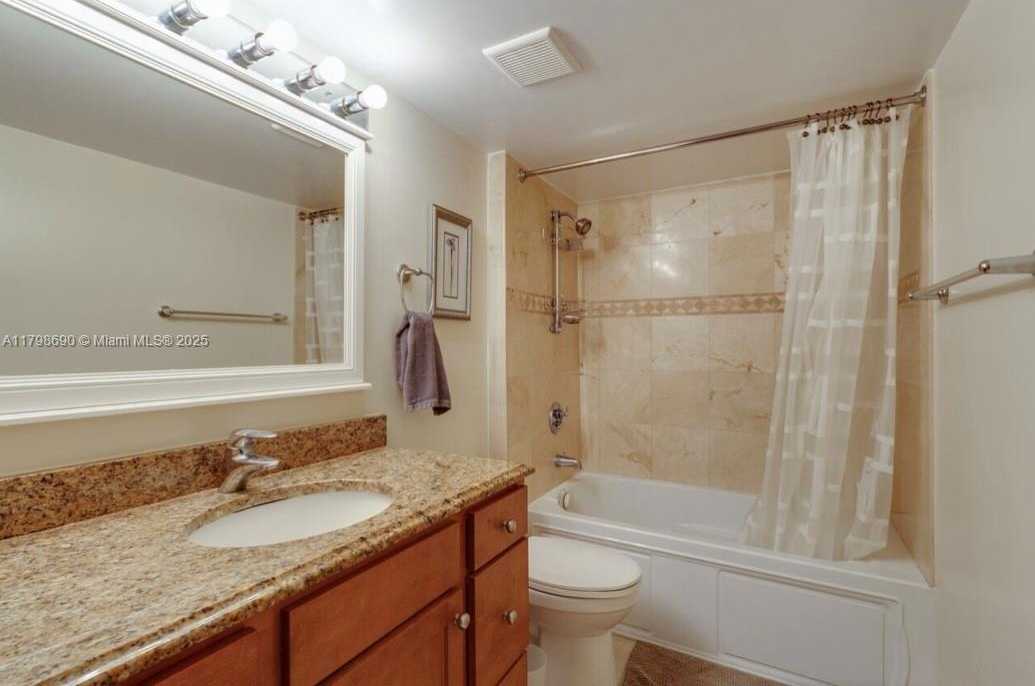 Small Image of 1623 COLLINS AVE #509, Miami Beach Number 12