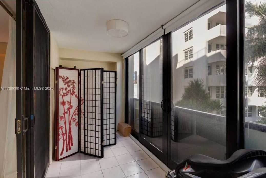 Small Image of 1623 COLLINS AVE #509, Miami Beach Number 13