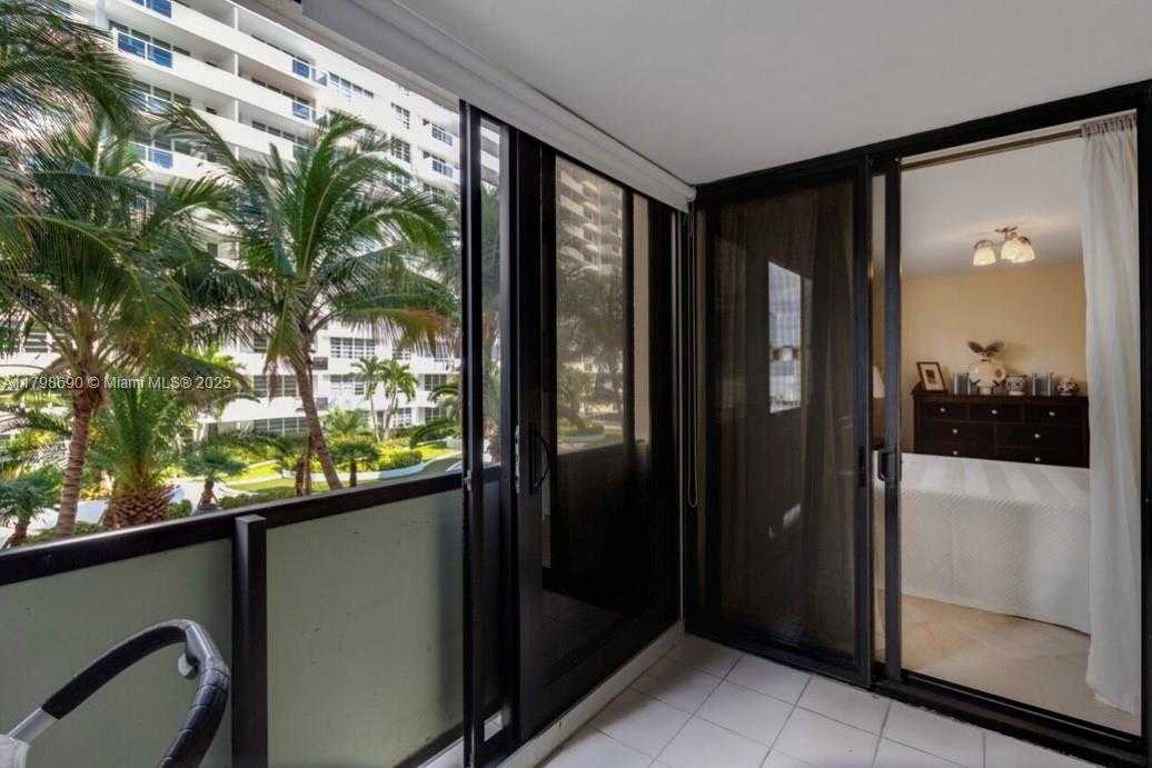 Small Image of 1623 COLLINS AVE #509, Miami Beach Number 14