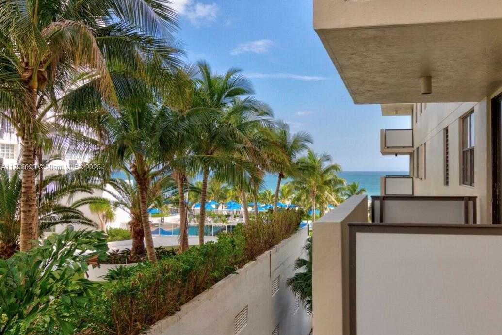 Small Image of 1623 COLLINS AVE #509, Miami Beach Number 17