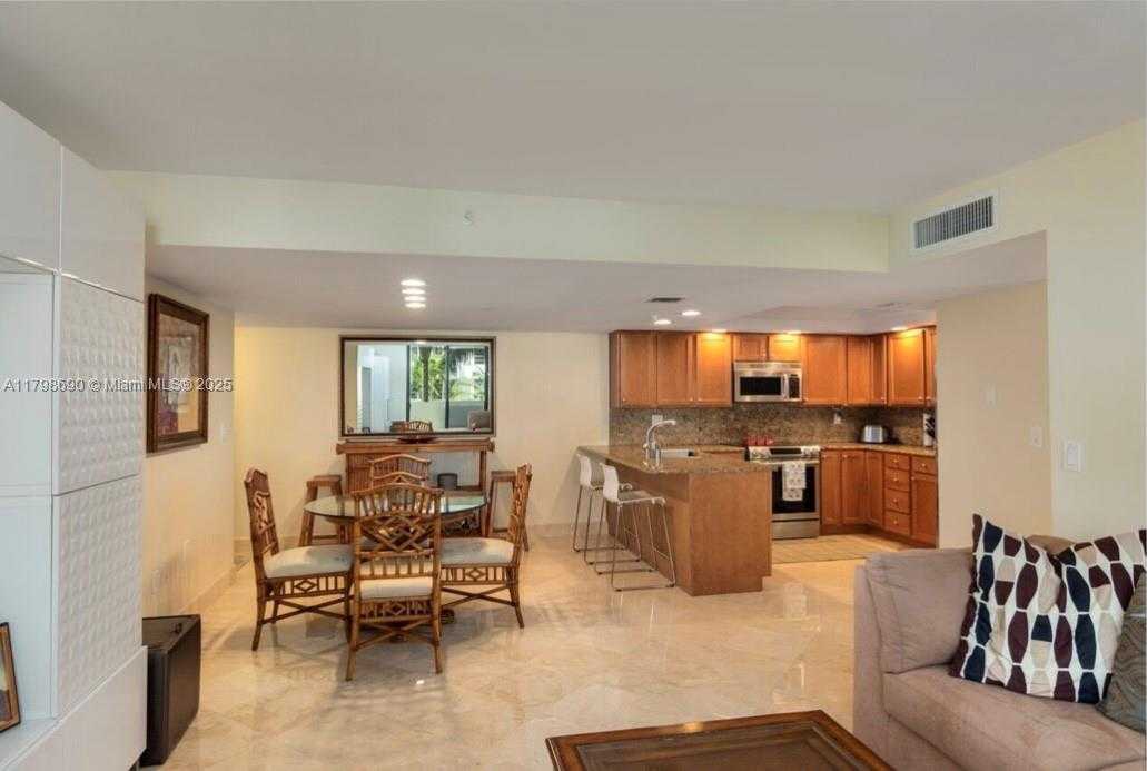 Small Image of 1623 COLLINS AVE #509, Miami Beach Number 2