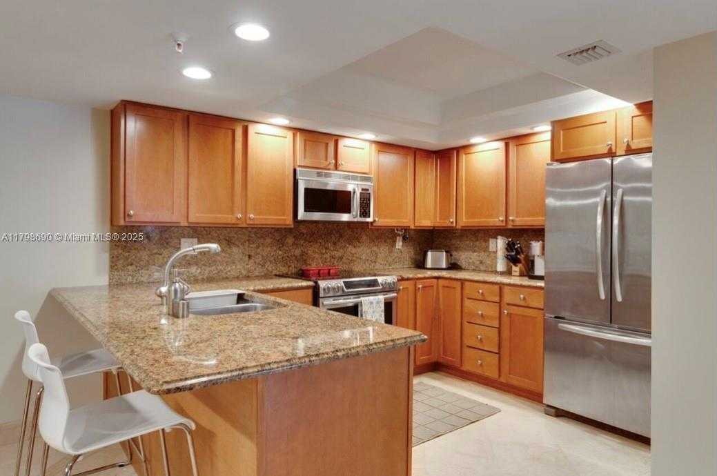 Small Image of 1623 COLLINS AVE #509, Miami Beach Number 4
