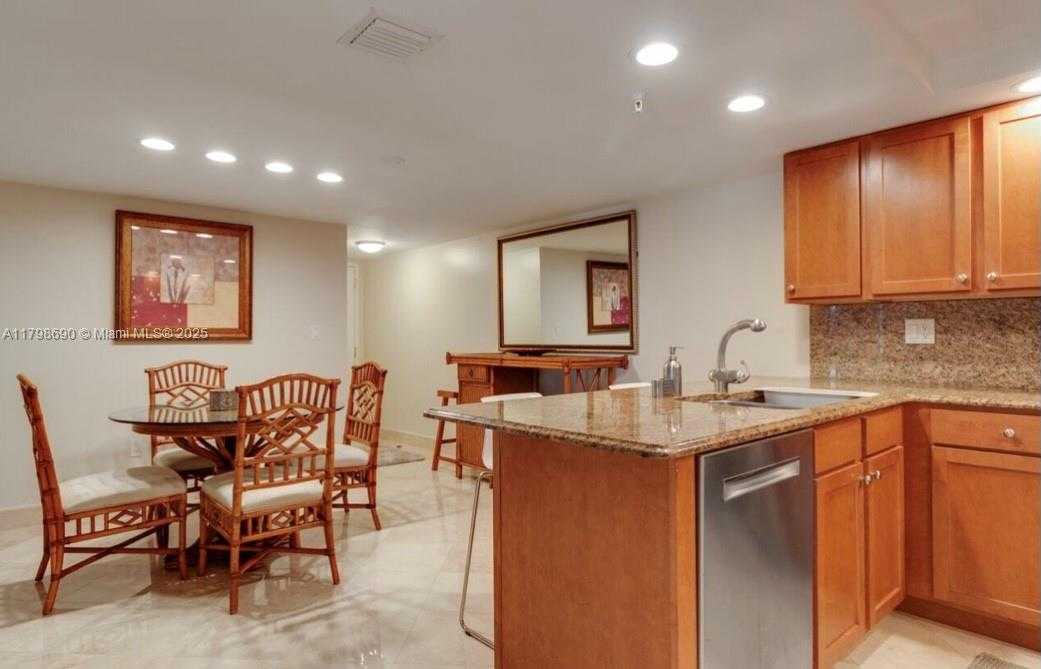 Small Image of 1623 COLLINS AVE #509, Miami Beach Number 5
