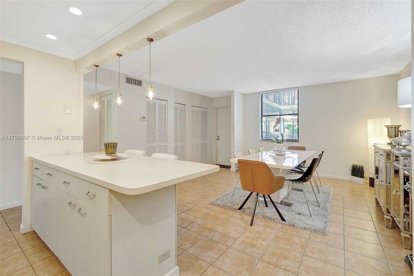 Small Image of 3350 NORTH EAST 192 ST #3G-B, Aventura Number 14