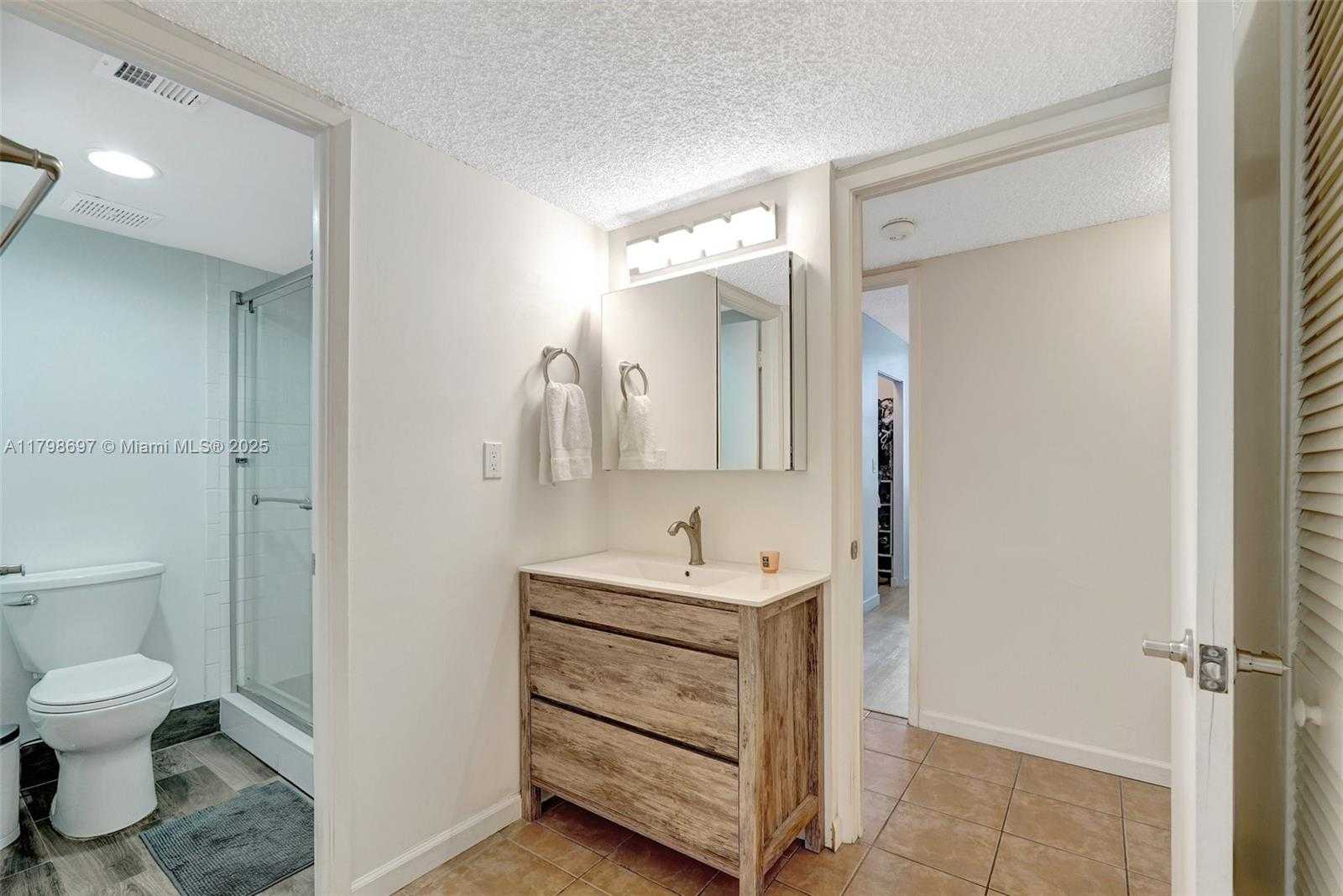 Small Image of 3350 NORTH EAST 192 ST #3G-B, Aventura Number 19