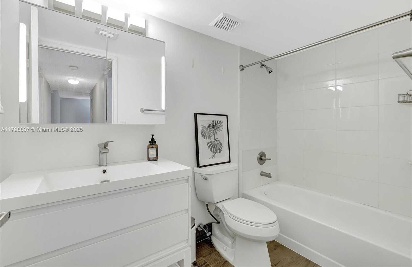 Small Image of 3350 NORTH EAST 192 ST #3G-B, Aventura Number 23