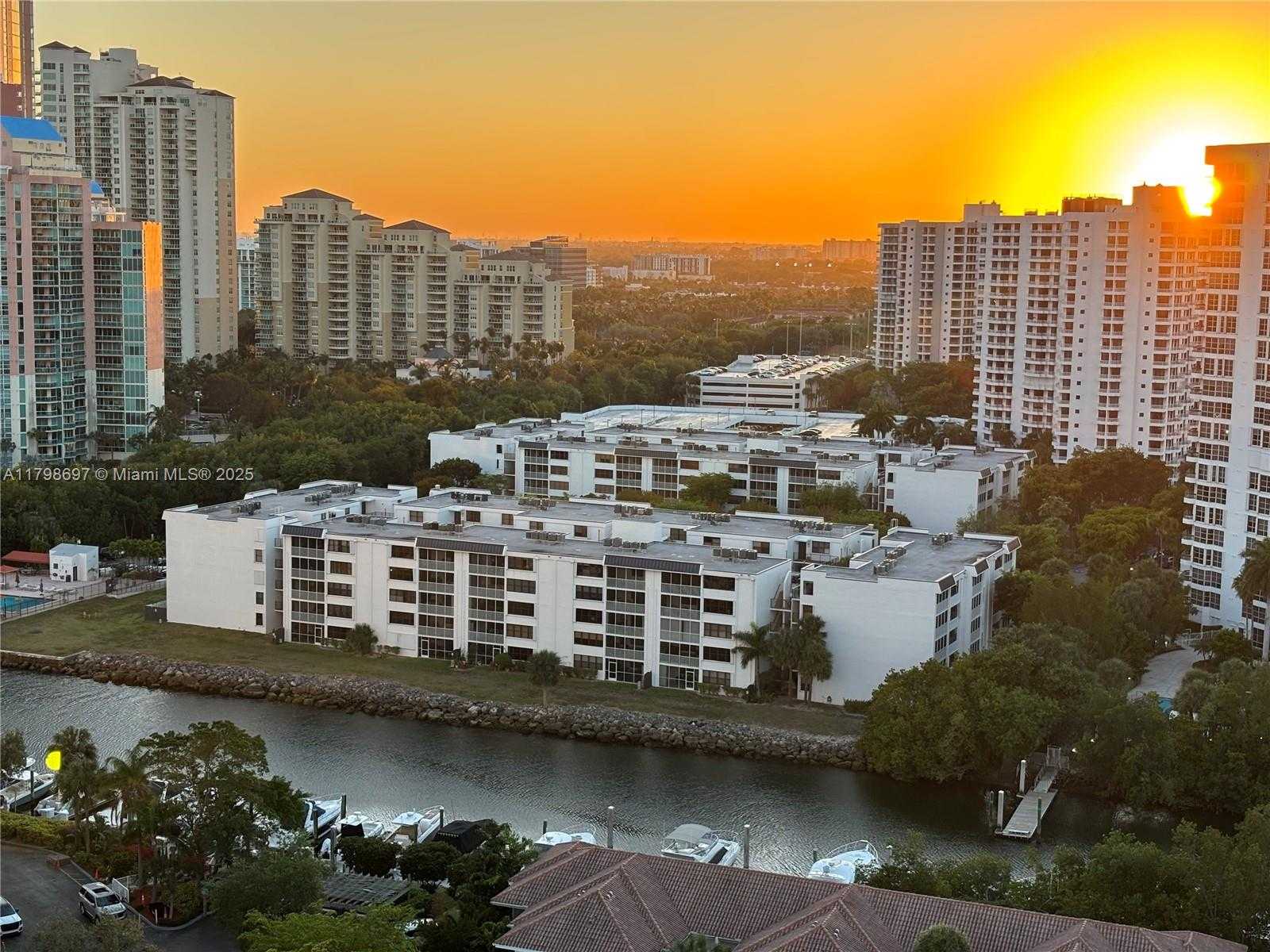 Small Image of 3350 NORTH EAST 192 ST #3G-B, Aventura Number 28