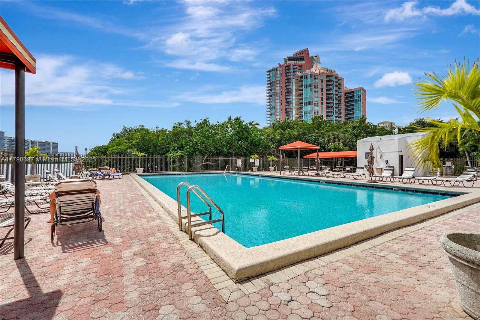 Small Image of 3350 NORTH EAST 192 ST #3G-B, Aventura Number 29