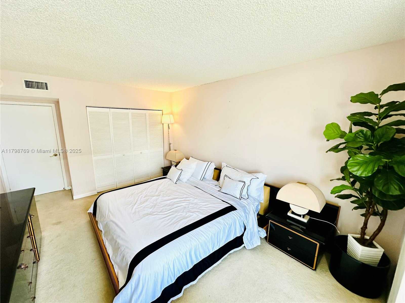Small Image of 8855 COLLINS AVE #7H, Surfside Number 25