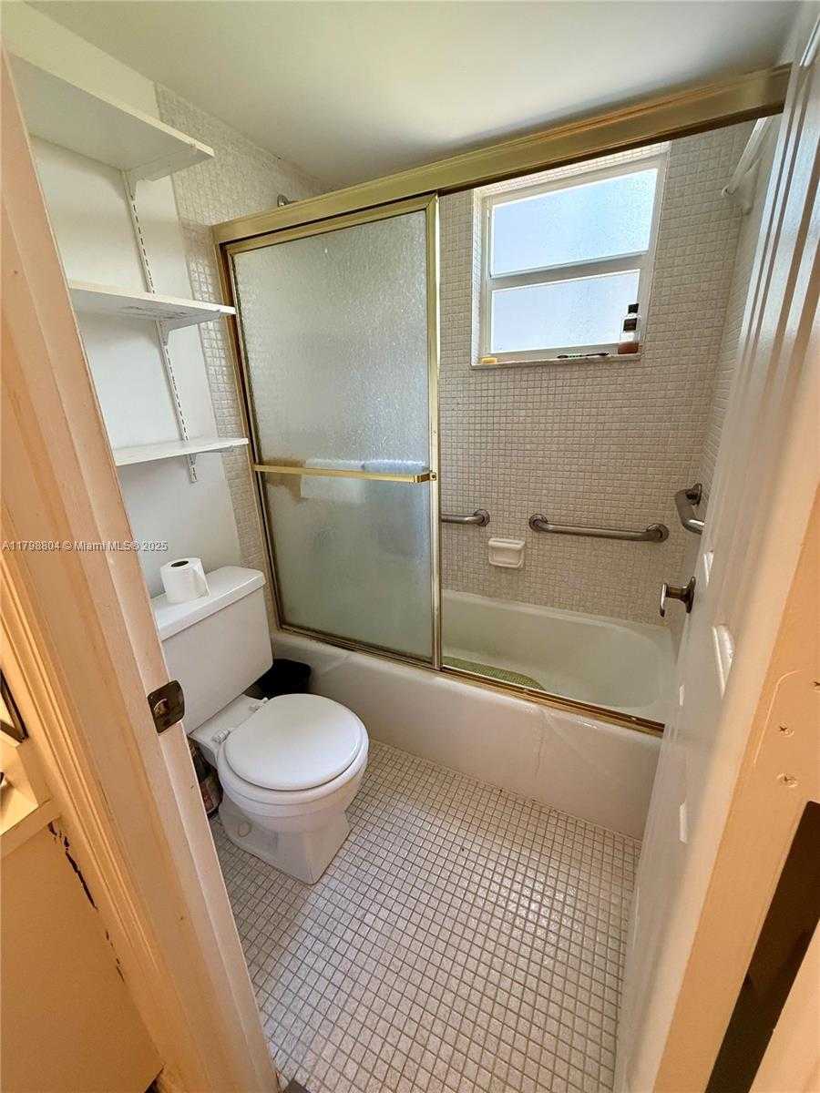 Small Image of 3060 HOLIDAY SPRINGS BLVD #104, Margate Number 15