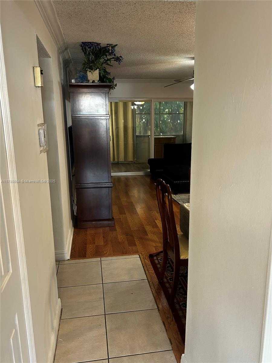 Small Image of 3060 HOLIDAY SPRINGS BLVD #104, Margate Number 6