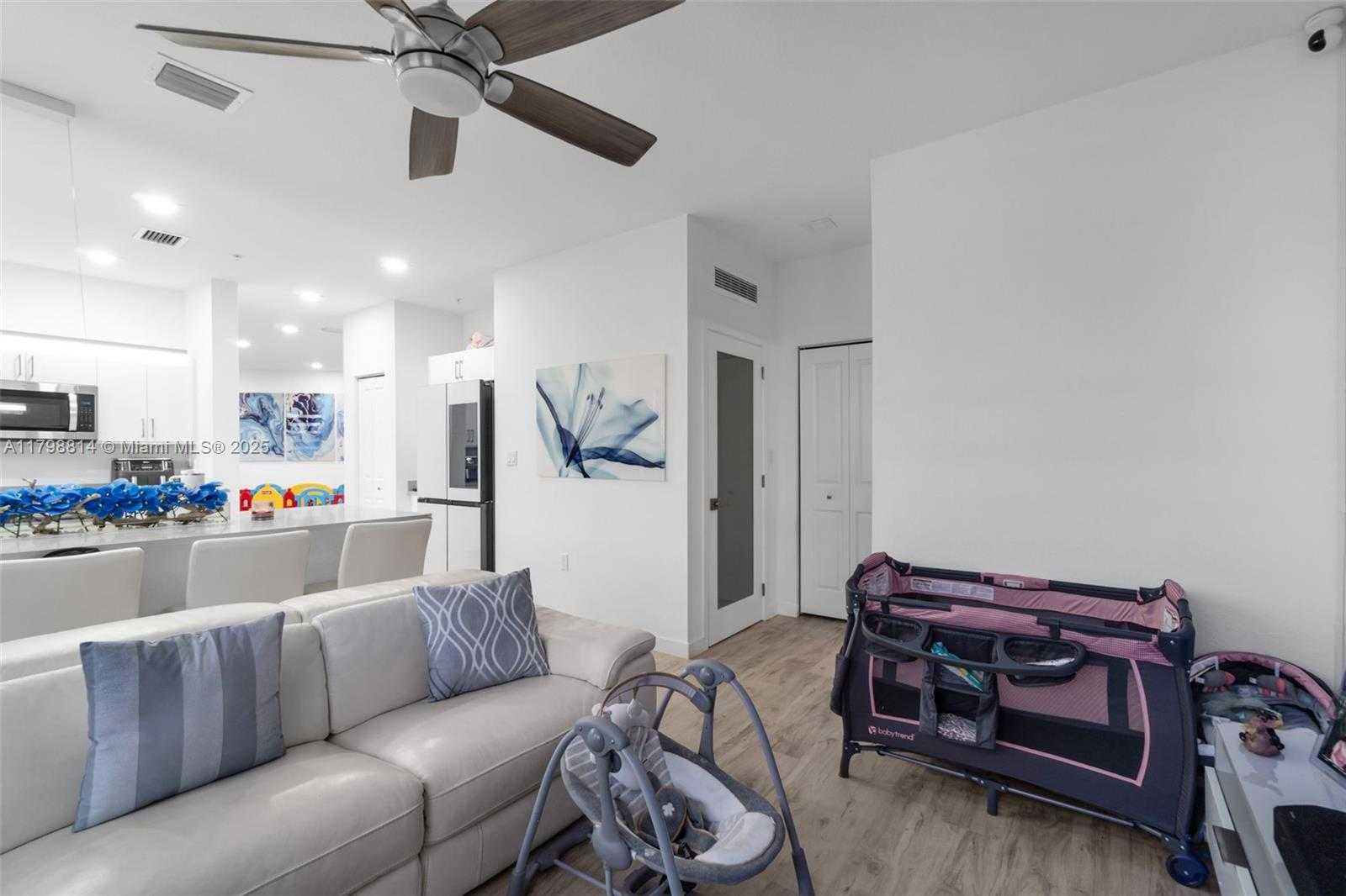Small Image of 15540 SOUTH WEST 136TH ST #212, Miami Number 10