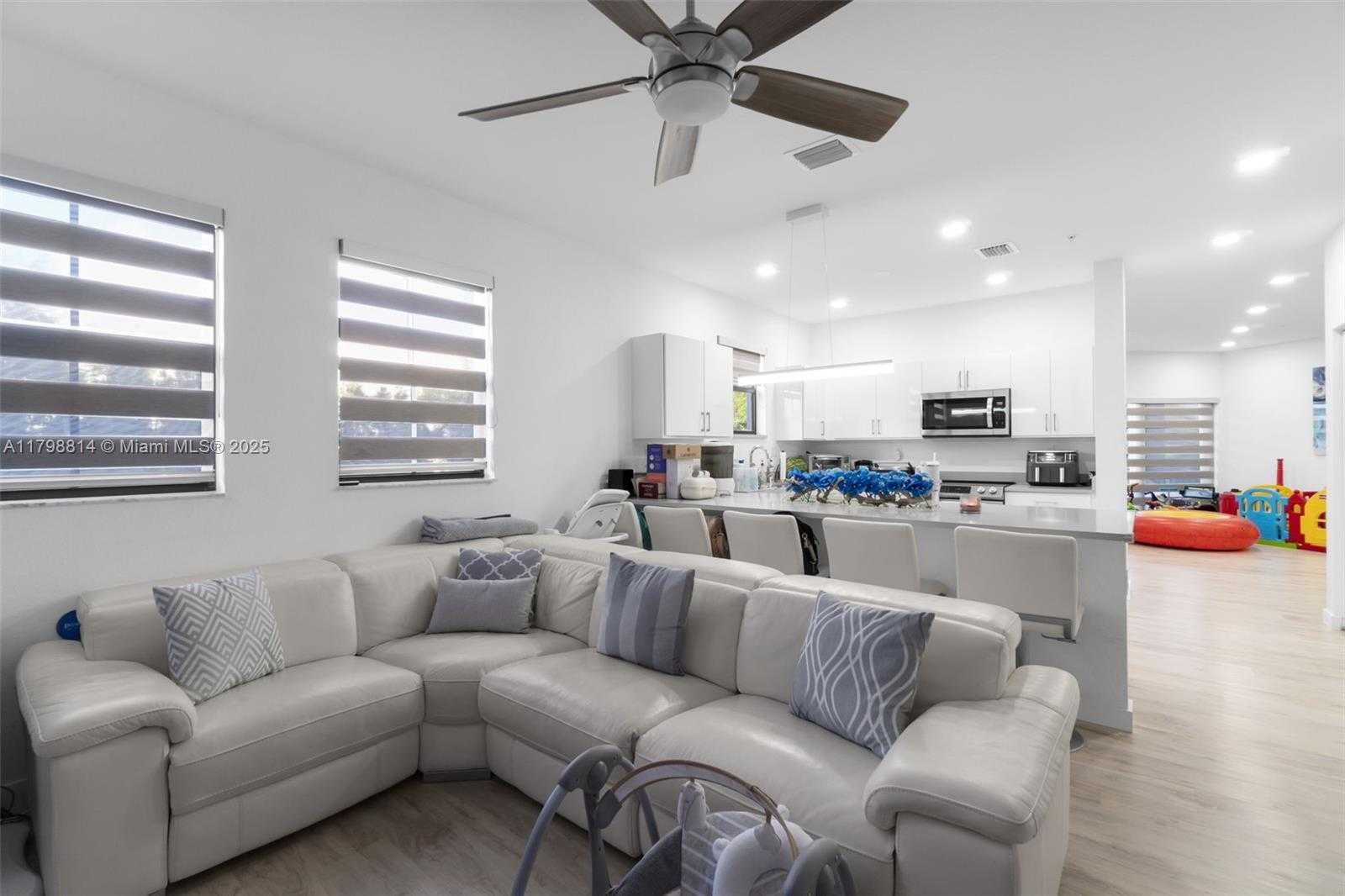 Small Image of 15540 SOUTH WEST 136TH ST #212, Miami Number 11
