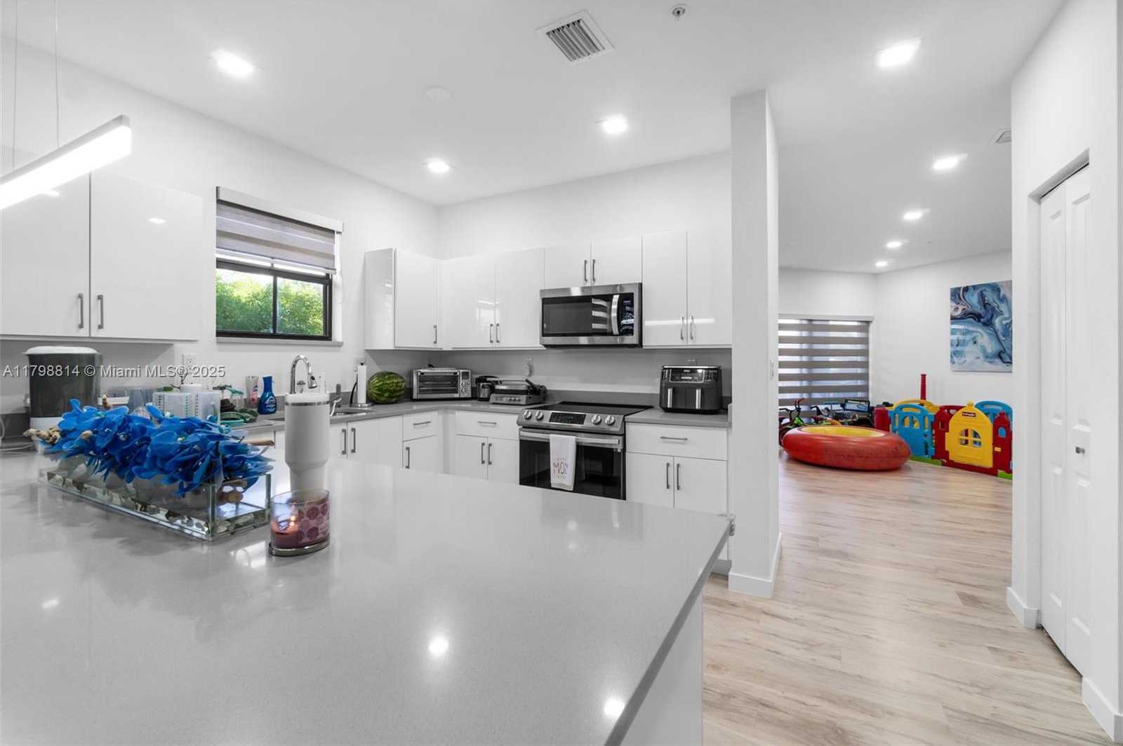 Small Image of 15540 SOUTH WEST 136TH ST #212, Miami Number 6