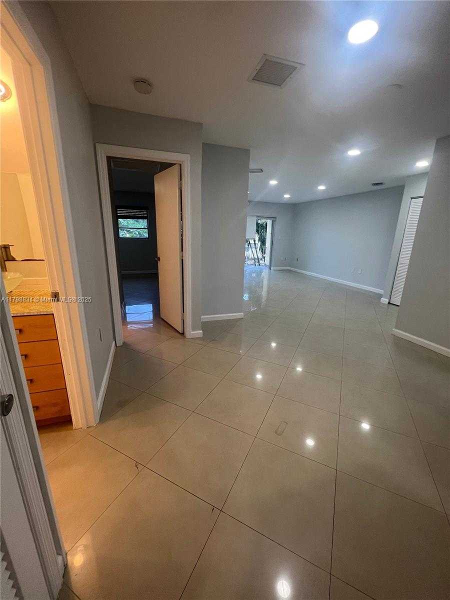Small Image of 7368 SOUTH WEST 82ND ST #E215, Miami Number 4