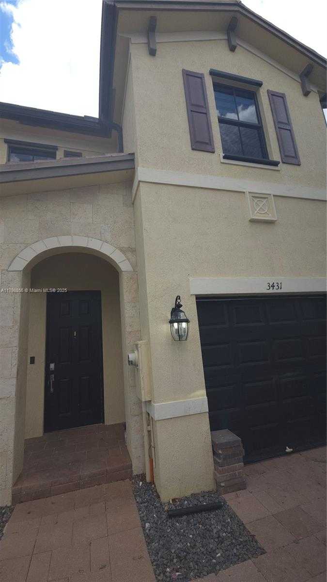 Small Image of 3431 WEST 106TH TER, Hialeah Number 2