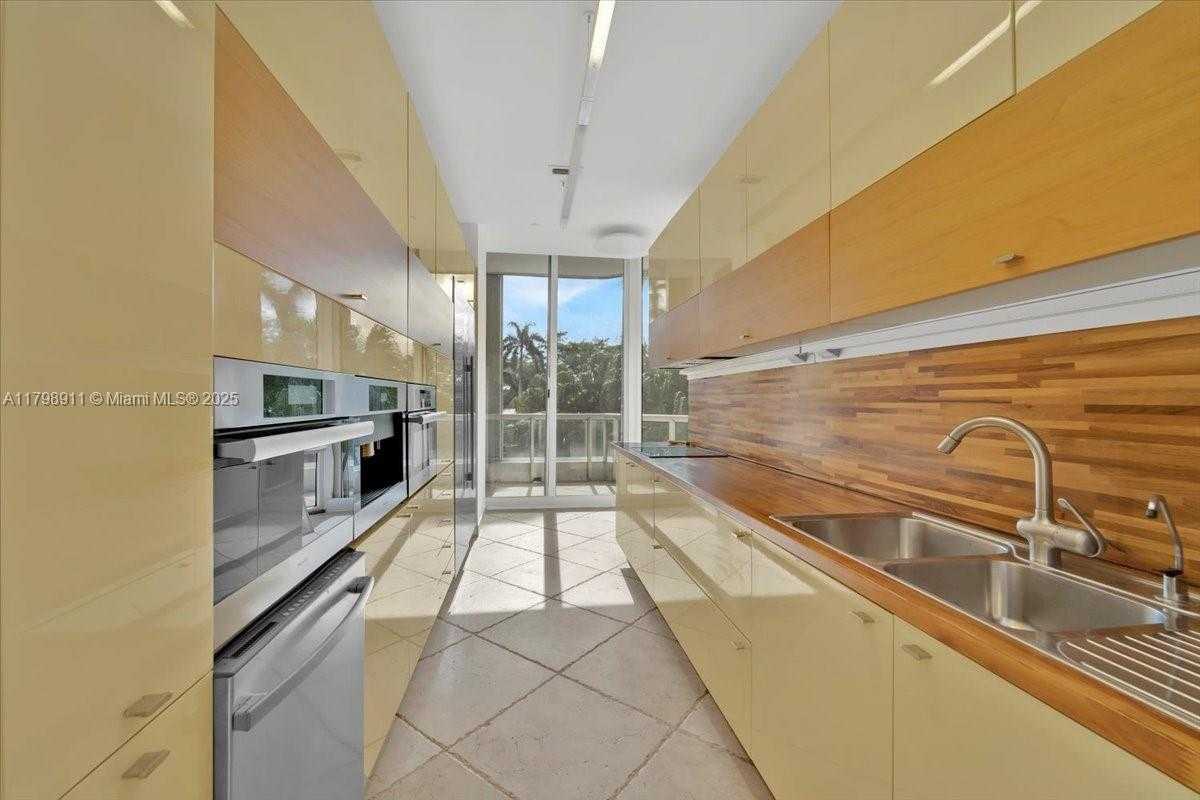 Small Image of 21205 YACHT CLUB DR #308, Aventura Number 10