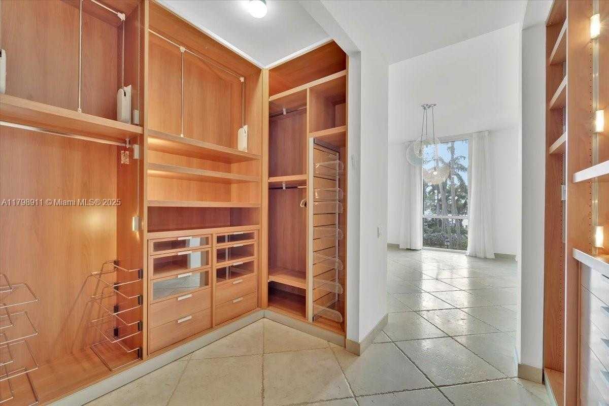 Small Image of 21205 YACHT CLUB DR #308, Aventura Number 12