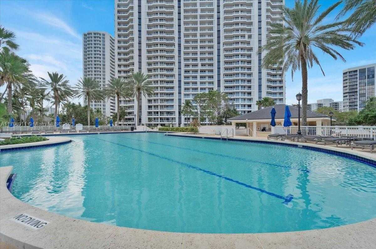 Small Image of 21205 YACHT CLUB DR #308, Aventura Number 7