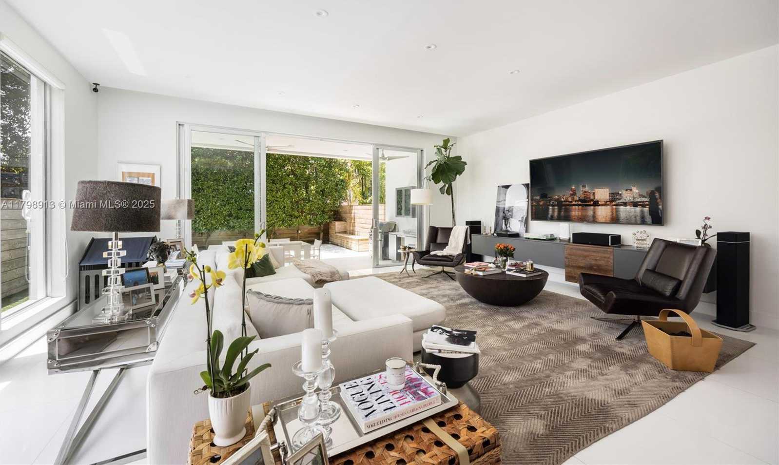 Small Image of 2916 CATALINA ST #2916, Coconut Grove Number 11