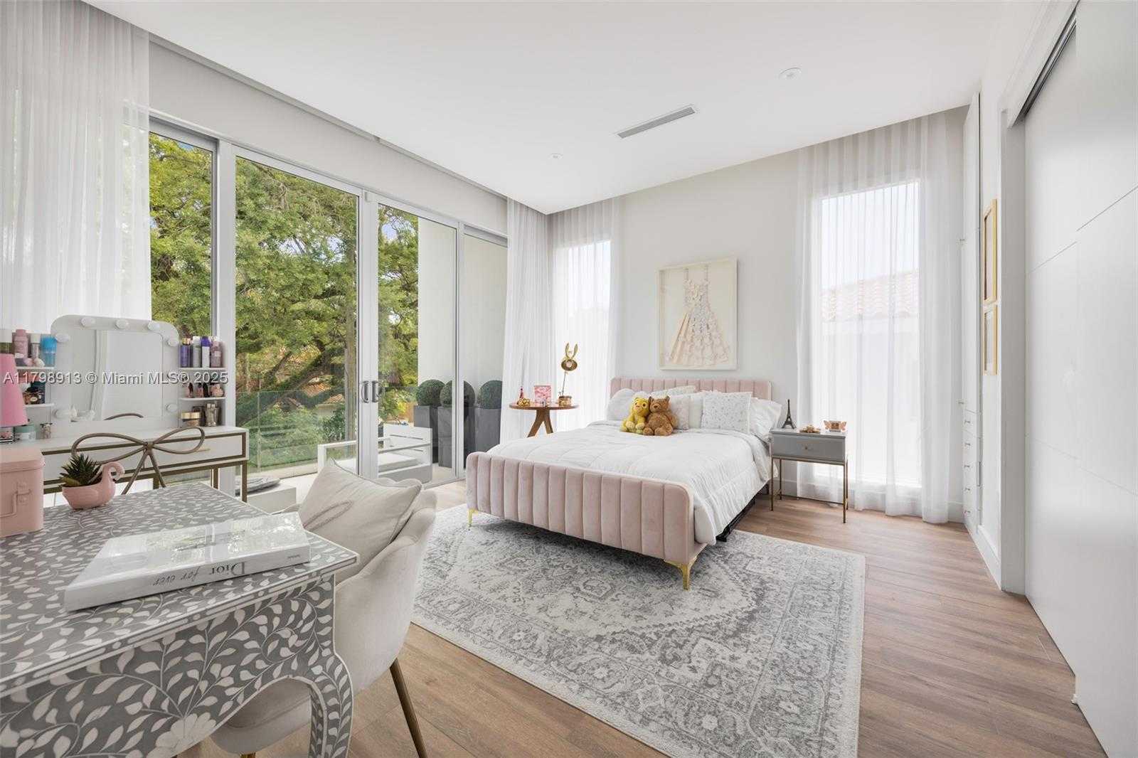 Small Image of 2916 CATALINA ST #2916, Coconut Grove Number 14