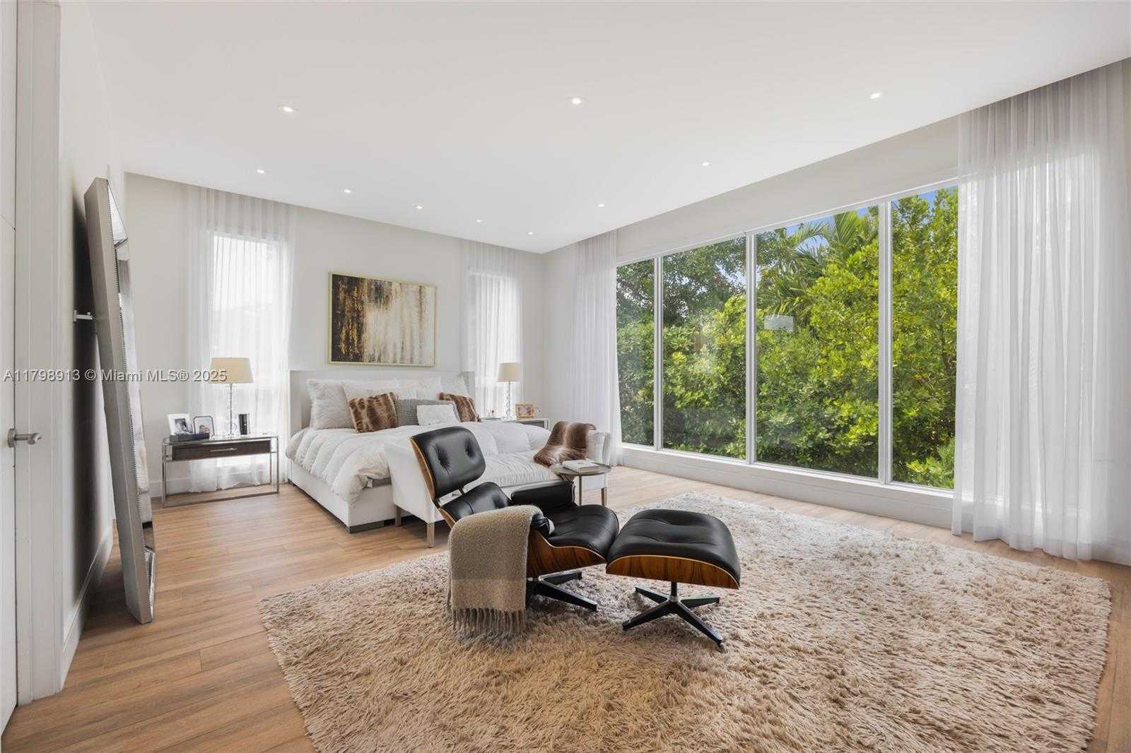 Small Image of 2916 CATALINA ST #2916, Coconut Grove Number 17