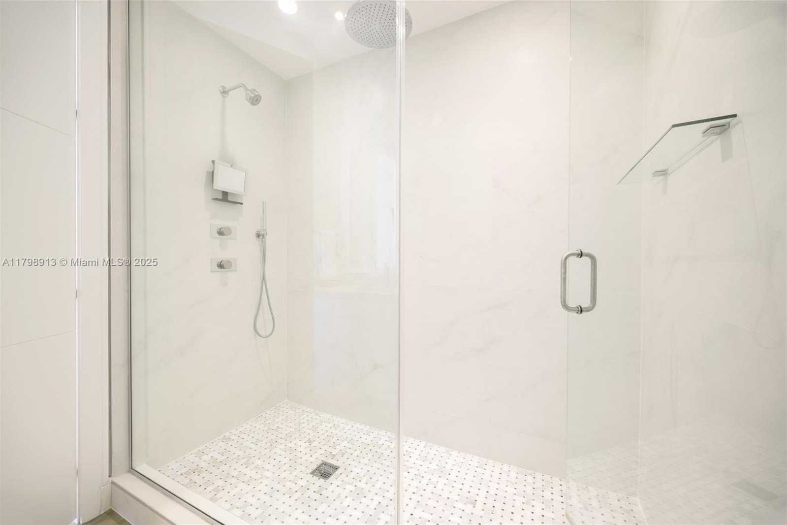Small Image of 2916 CATALINA ST #2916, Coconut Grove Number 25