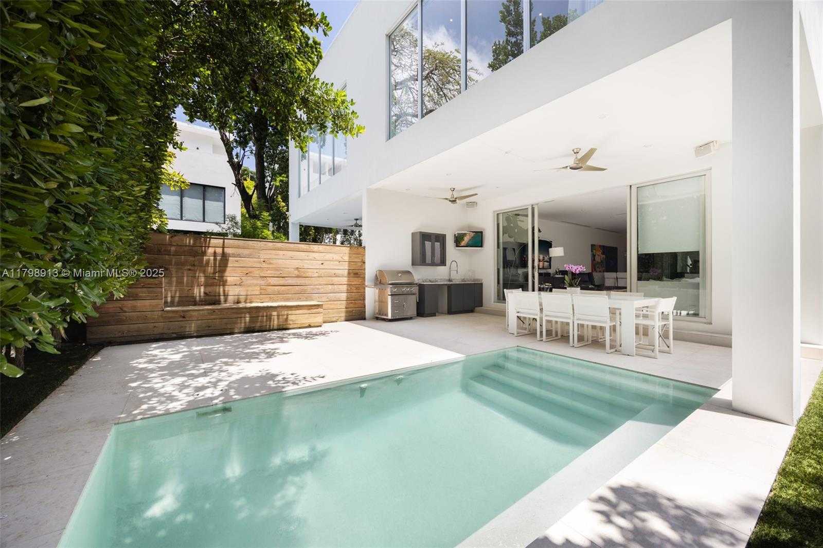 Small Image of 2916 CATALINA ST #2916, Coconut Grove Number 31