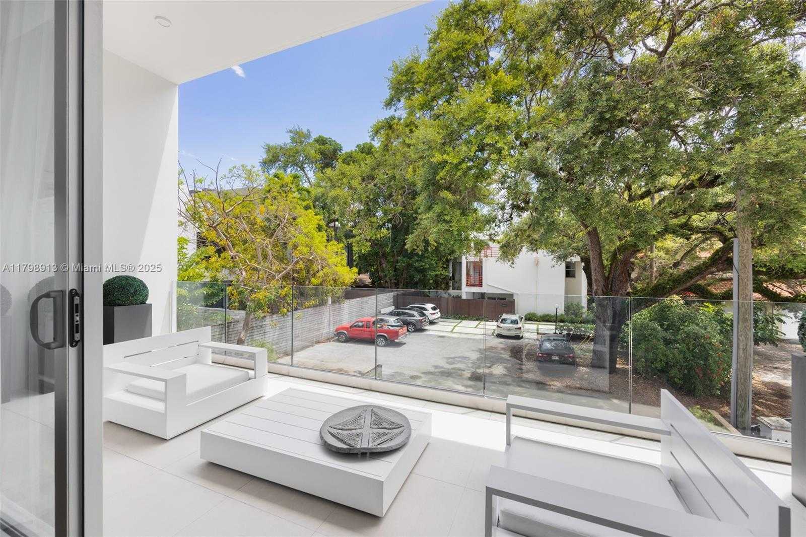 Small Image of 2916 CATALINA ST #2916, Coconut Grove Number 32