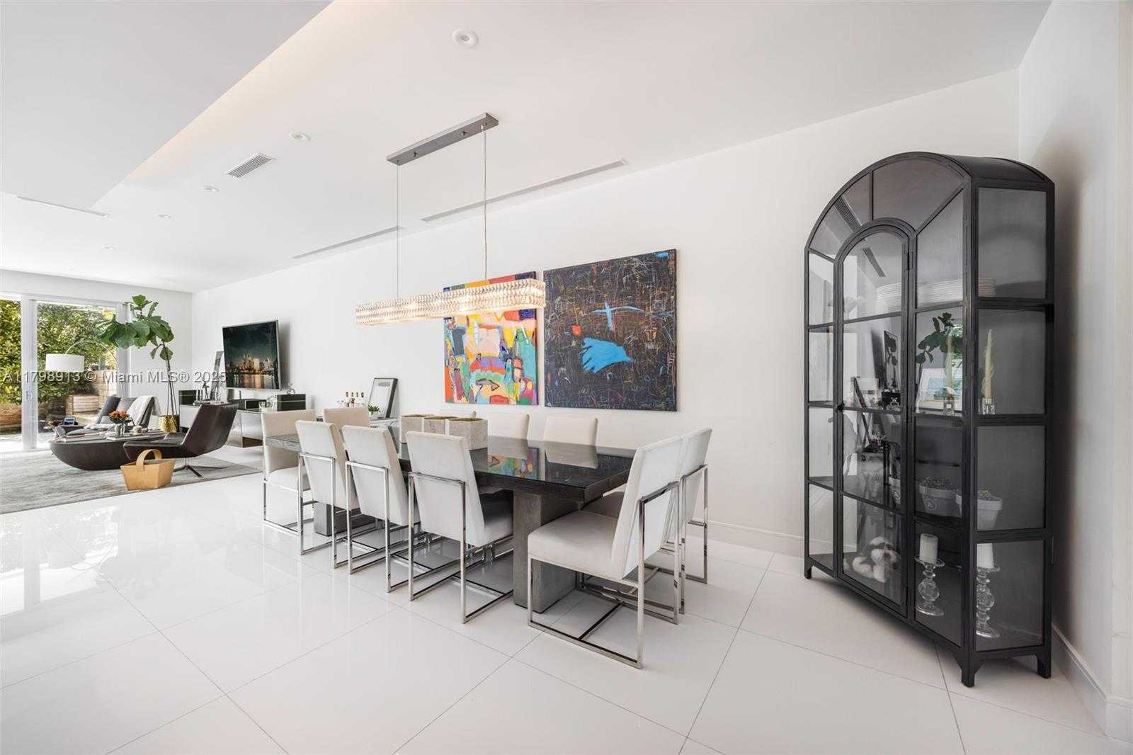 Small Image of 2916 CATALINA ST #2916, Coconut Grove Number 4