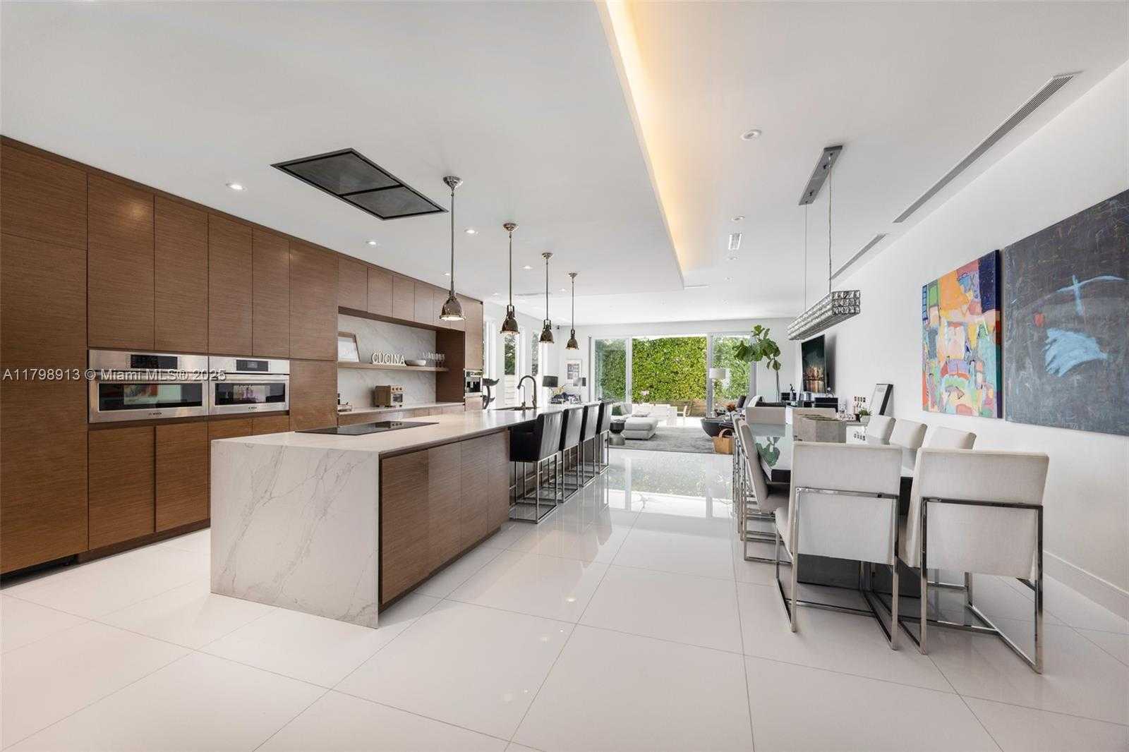 Small Image of 2916 CATALINA ST #2916, Coconut Grove Number 5