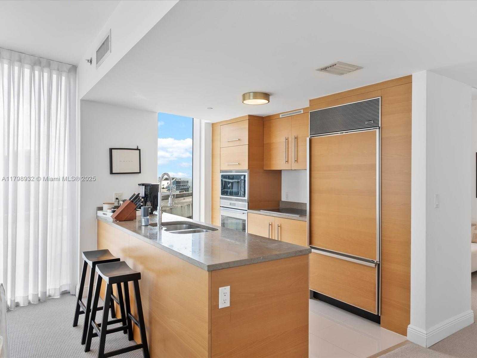 Small Image of 475 BRICKELL AVE #5507, Miami Number 8