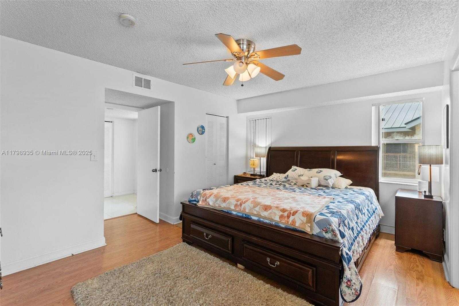 Small Image of 7620 Westwood Dr, Tamarac, FL 33321, USA Number 7